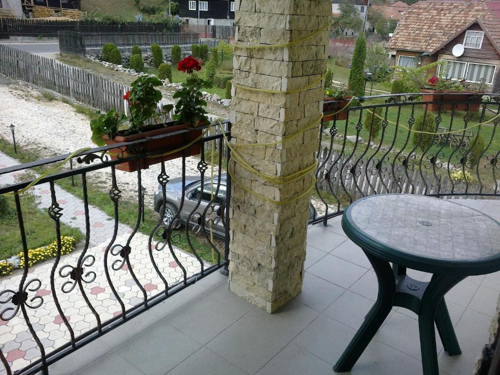 Casa Olteanu Pension Moieciu de Jos Rom bilde